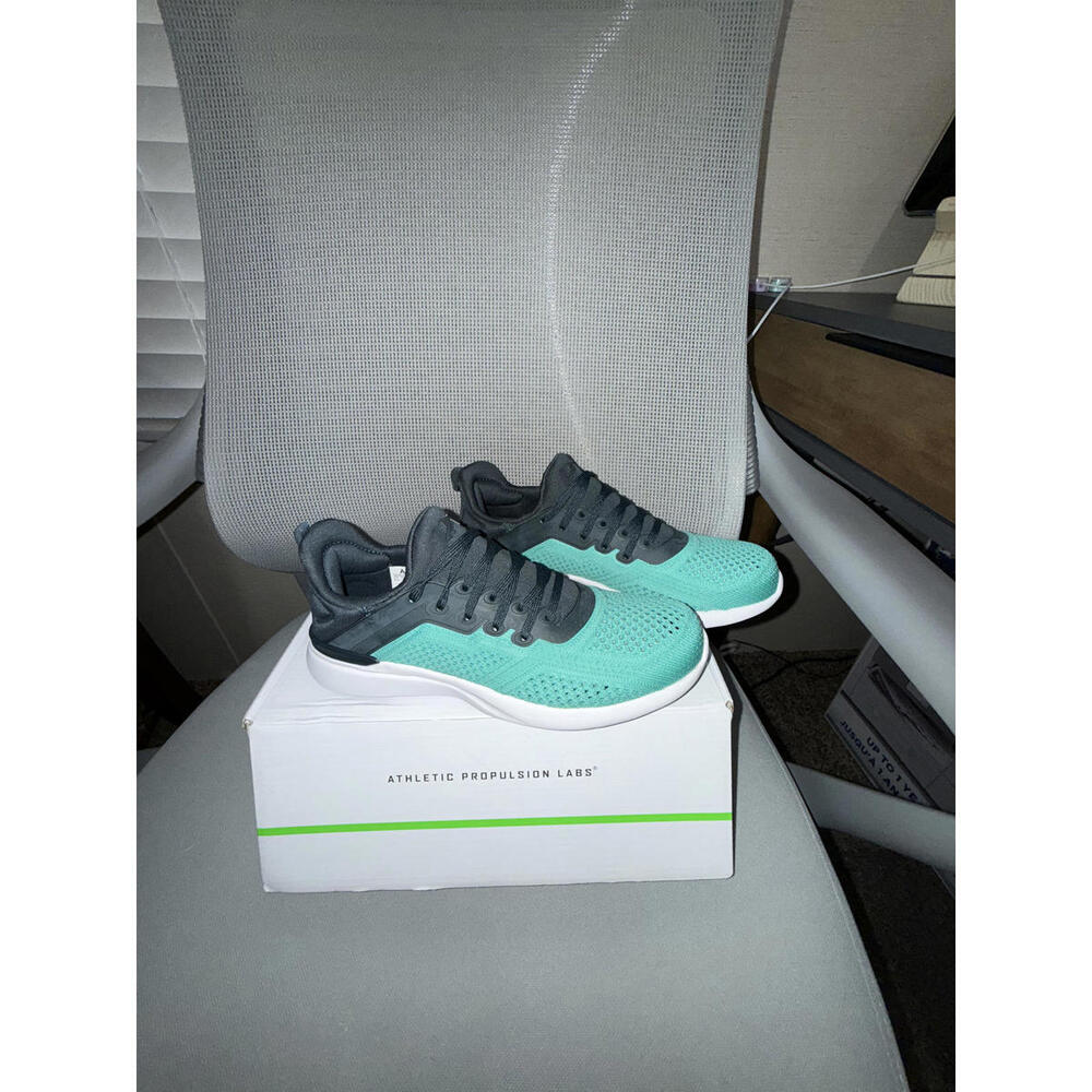 APL Women's Techloom Tracer Size 6.5